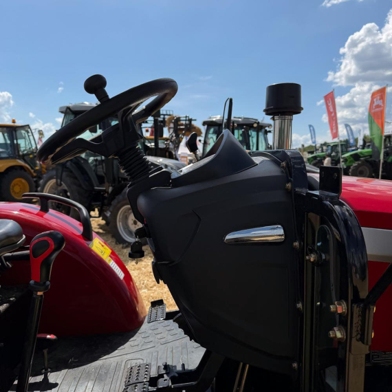 Мінітрактор СКАУТ ТЕ-504 RED з дашком